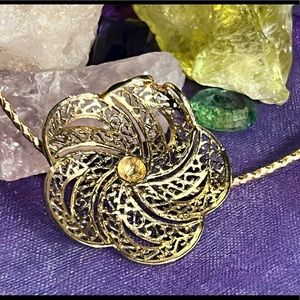 10K Gold Filigree Flower Pendant & Chain